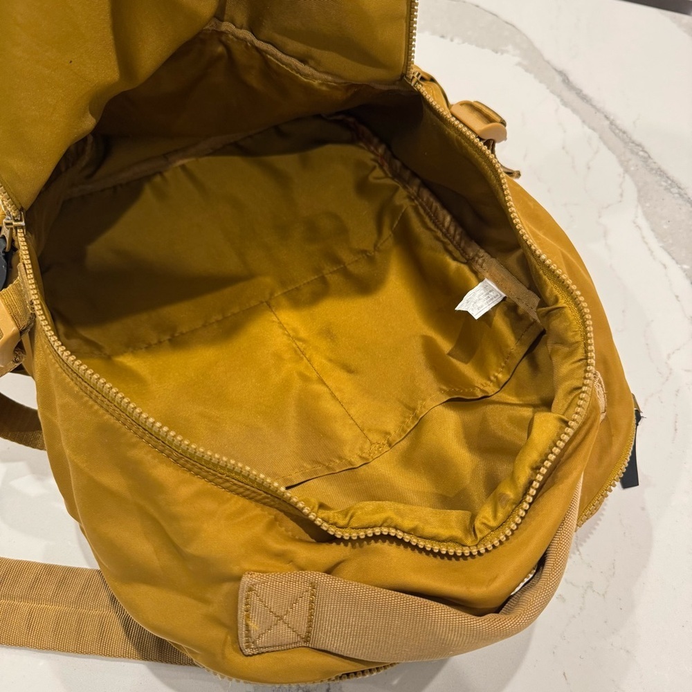 Lululemon Athletica Crew Backpack 22L Burnt Camel - Picture 7 of 8